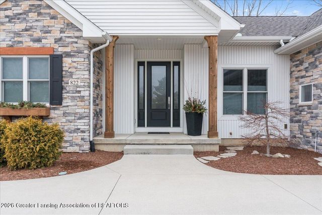 822 Laurelwood Drive, Lansing, MI 48917