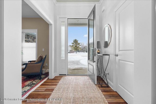 822 Laurelwood Drive, Lansing, MI 48917