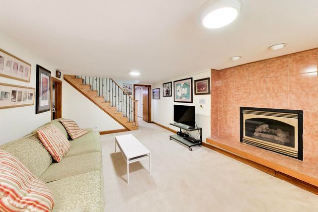 1007 COLUMBIAN Avenue, Oak Park, IL 60302
