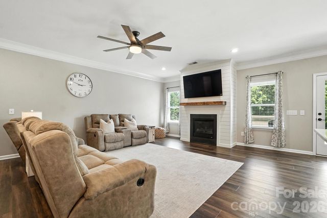 130 Sierra Chase Drive, Statesville, NC 28677