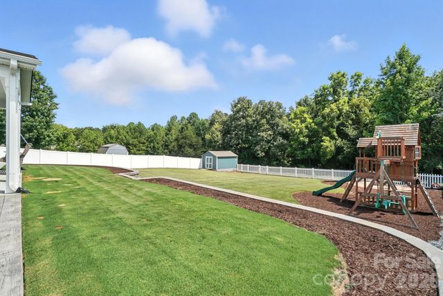 130 Sierra Chase Drive, Statesville, NC 28677
