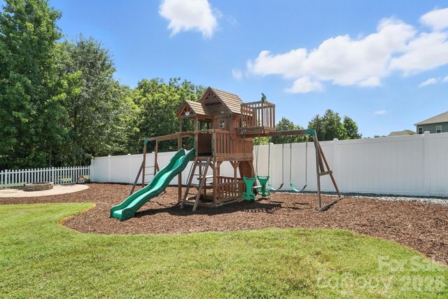130 Sierra Chase Drive, Statesville, NC 28677