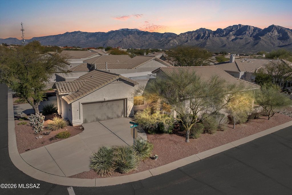 1497 W Carmel Pointe Drive, Oro Valley, AZ 85737