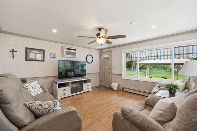 296 Bigelow St, Marlborough, MA 01752
