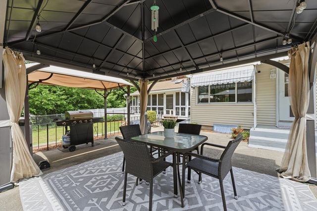 296 Bigelow St, Marlborough, MA 01752