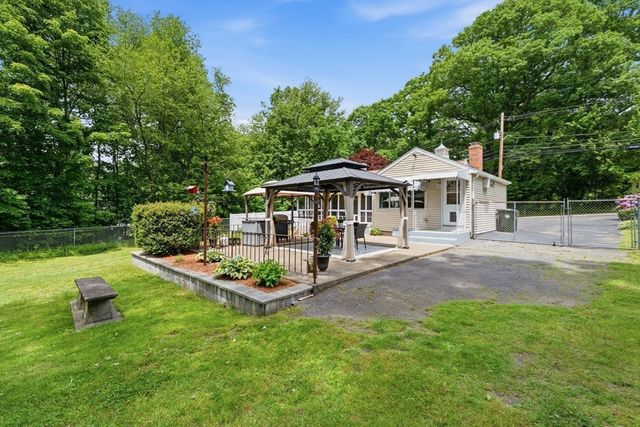 296 Bigelow St, Marlborough, MA 01752