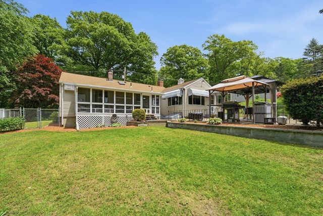 296 Bigelow St, Marlborough, MA 01752