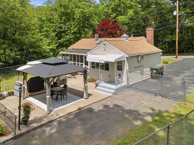 296 Bigelow St, Marlborough, MA 01752