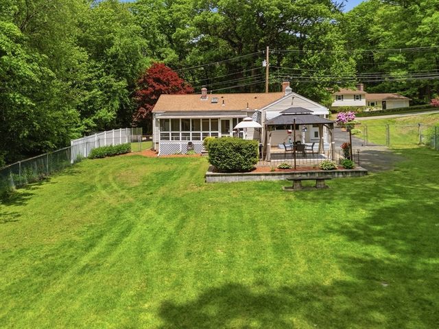 296 Bigelow St, Marlborough, MA 01752