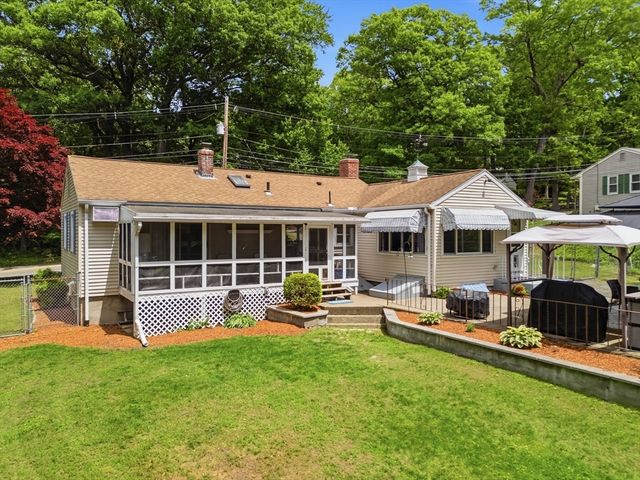 296 Bigelow St, Marlborough, MA 01752