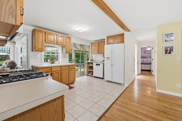 296 Bigelow St, Marlborough, MA 01752