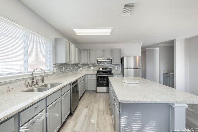 7403 Legend Point Dr, Converse, TX 78244