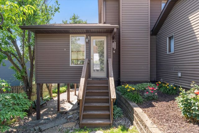 3300 35th Avenue, Moline, IL 61265