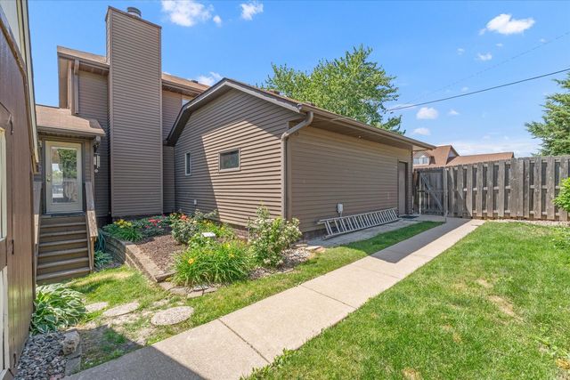 3300 35th Avenue, Moline, IL 61265