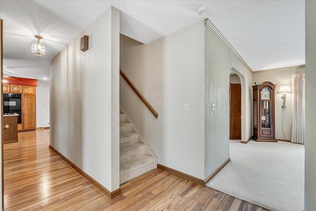 3300 35th Avenue, Moline, IL 61265