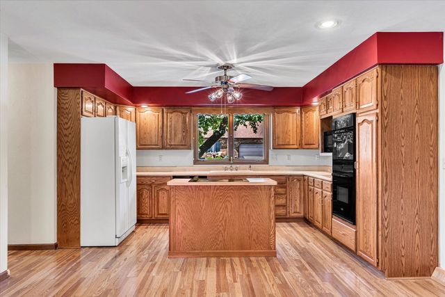 3300 35th Avenue, Moline, IL 61265