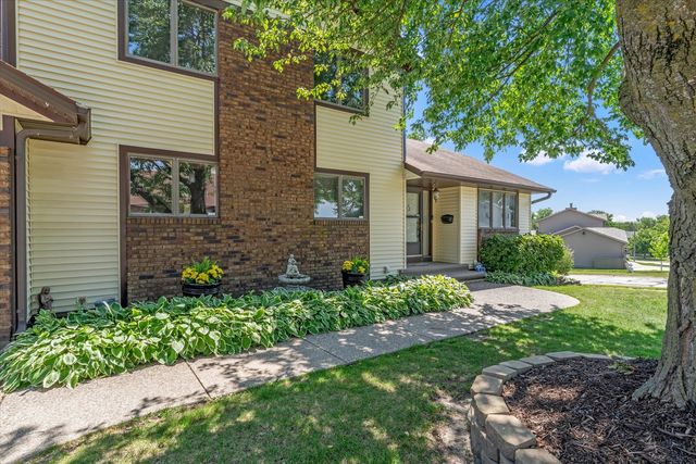 3300 35th Avenue, Moline, IL 61265