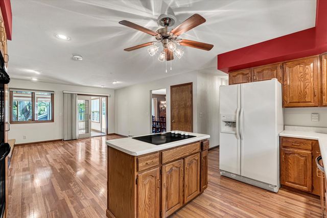 3300 35th Avenue, Moline, IL 61265