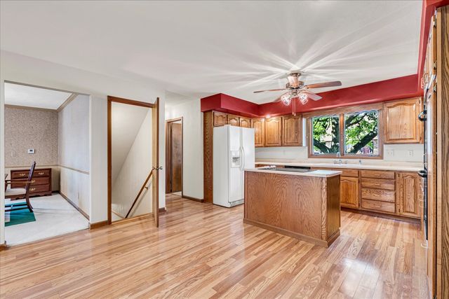 3300 35th Avenue, Moline, IL 61265