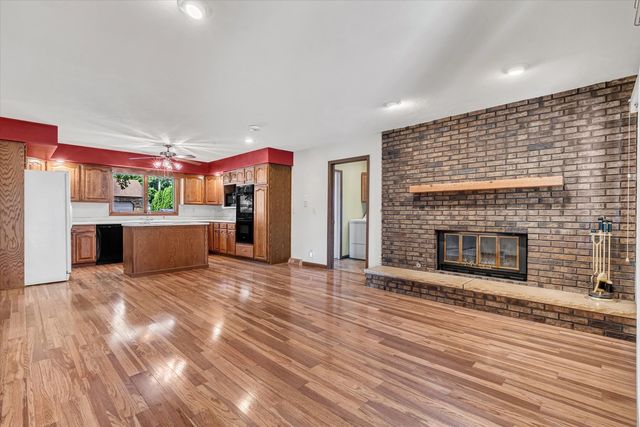3300 35th Avenue, Moline, IL 61265