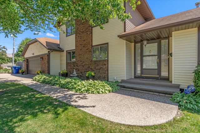 3300 35th Avenue, Moline, IL 61265