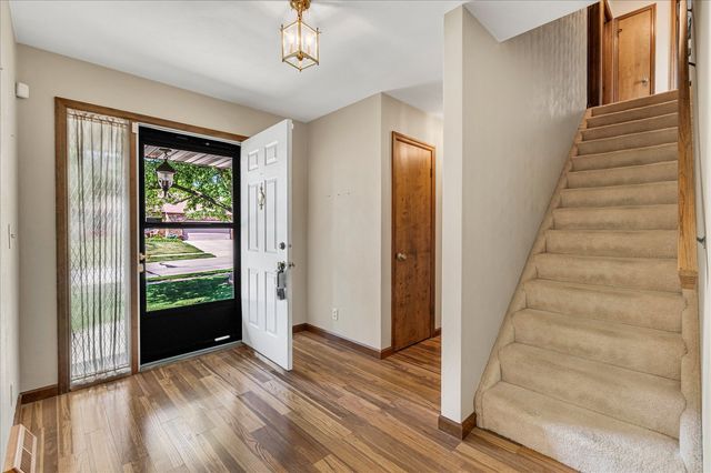 3300 35th Avenue, Moline, IL 61265