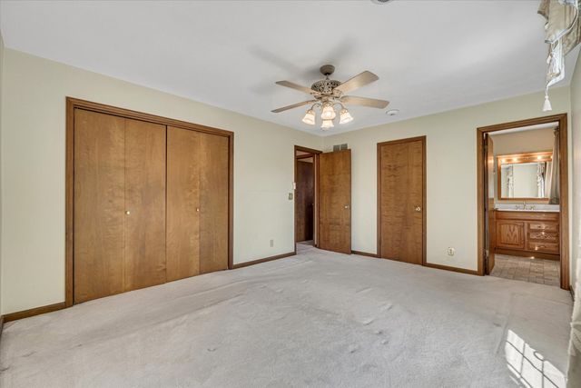 3300 35th Avenue, Moline, IL 61265