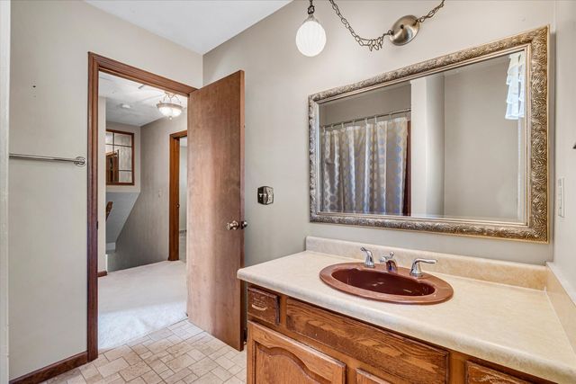 3300 35th Avenue, Moline, IL 61265
