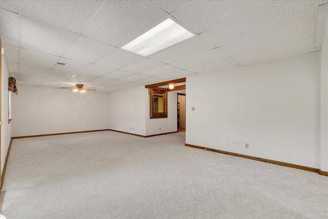 3300 35th Avenue, Moline, IL 61265