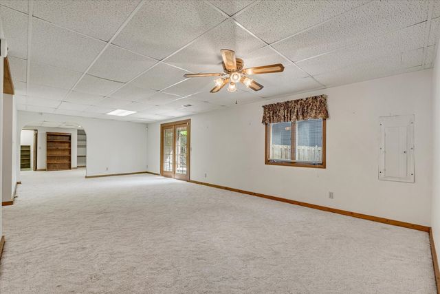 3300 35th Avenue, Moline, IL 61265