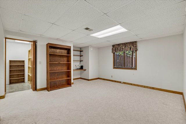 3300 35th Avenue, Moline, IL 61265