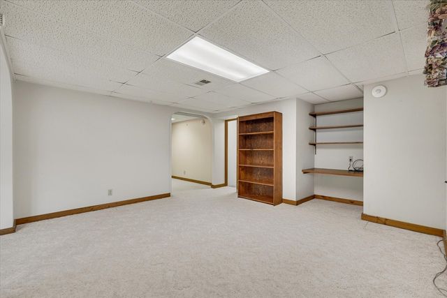 3300 35th Avenue, Moline, IL 61265