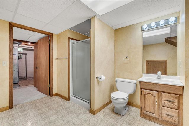 3300 35th Avenue, Moline, IL 61265