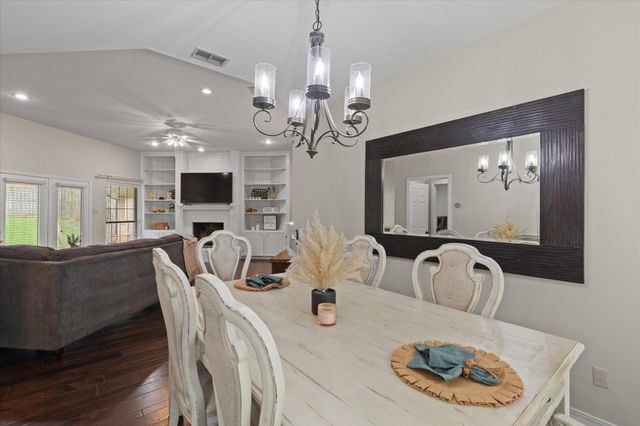 3200 Crossroads Dr, Longview, TX 75605
