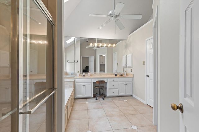 3200 Crossroads Dr, Longview, TX 75605