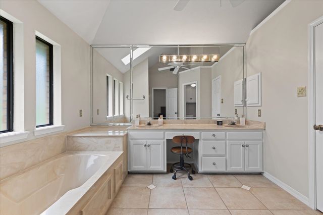 3200 Crossroads Dr, Longview, TX 75605