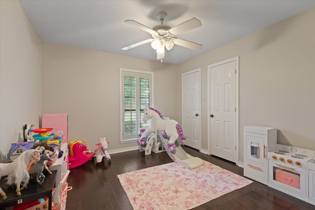 3200 Crossroads Dr, Longview, TX 75605