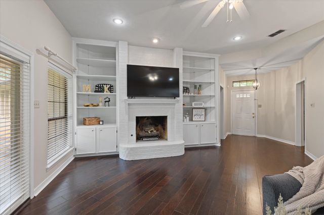 3200 Crossroads Dr, Longview, TX 75605