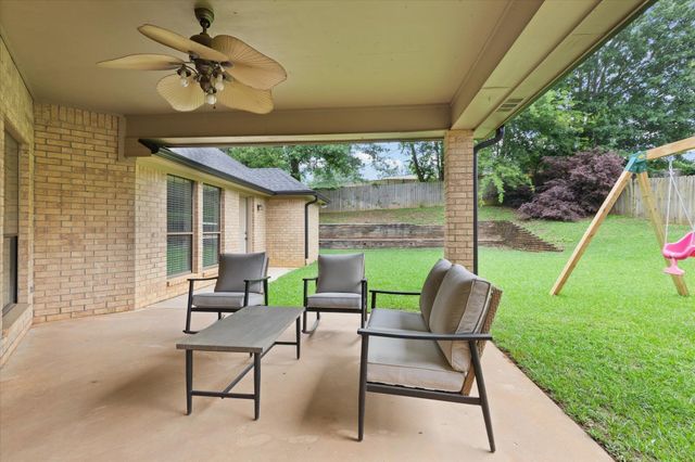 3200 Crossroads Dr, Longview, TX 75605