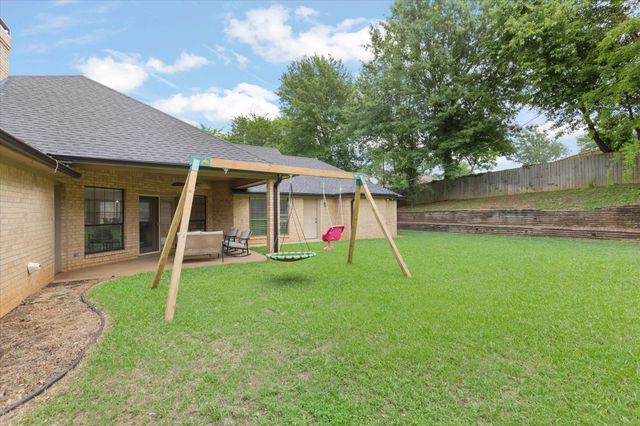 3200 Crossroads Dr, Longview, TX 75605