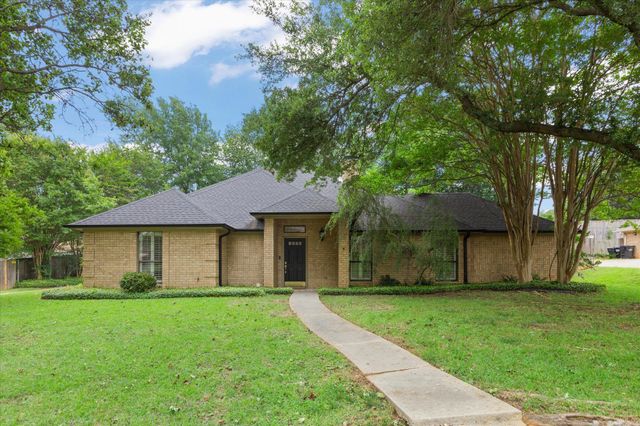 3200 Crossroads Dr, Longview, TX 75605