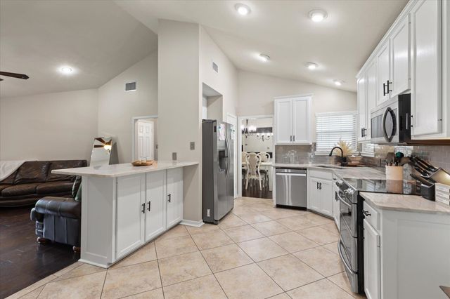 3200 Crossroads Dr, Longview, TX 75605