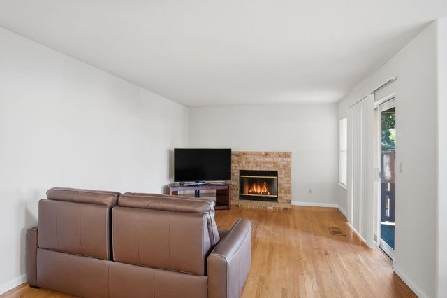 2025 Stoneglen Dr, Newman, CA 95360