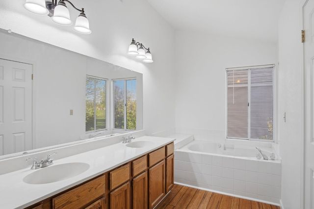 2025 Stoneglen Dr, Newman, CA 95360