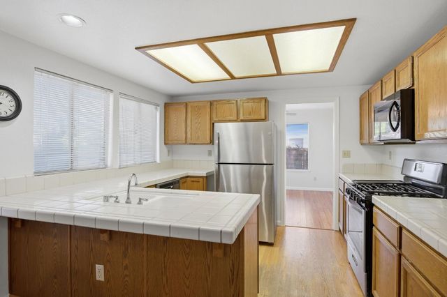 2025 Stoneglen Dr, Newman, CA 95360