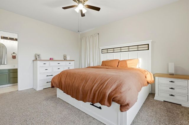 687 Woodridge Court, Lemoore, CA 93245