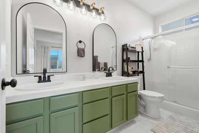 687 Woodridge Court, Lemoore, CA 93245