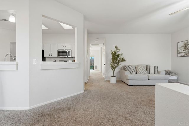 687 Woodridge Court, Lemoore, CA 93245