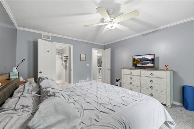 411 NW 71st Terrace, Gladstone, MO 64118