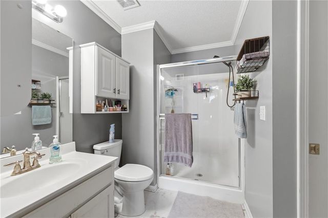 411 NW 71st Terrace, Gladstone, MO 64118